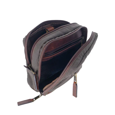 Tom Beckbe Canvas Hanging Toiletry Bag / Bark