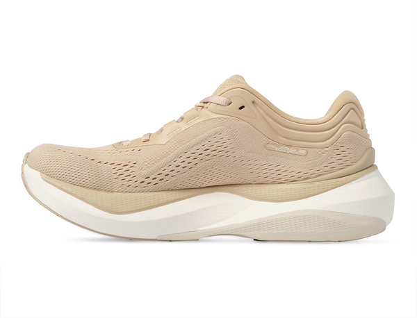 Topo Athletic Women's Aura 2 Walking Shoe - Tan / White