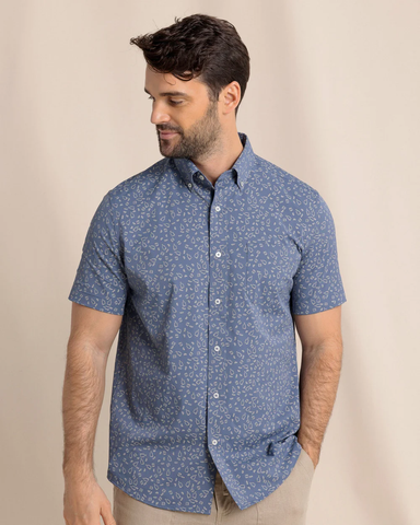 Southern Tide Men's Intercoastal Whiskey Hour Short Sleeve Sportshirt / Light Indigo