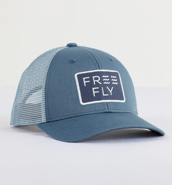 Free Fly Wave Trucker Hat / Slate Blue