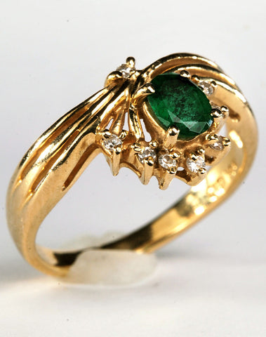 Emerald Ring in 14 Karat Yellow Gold