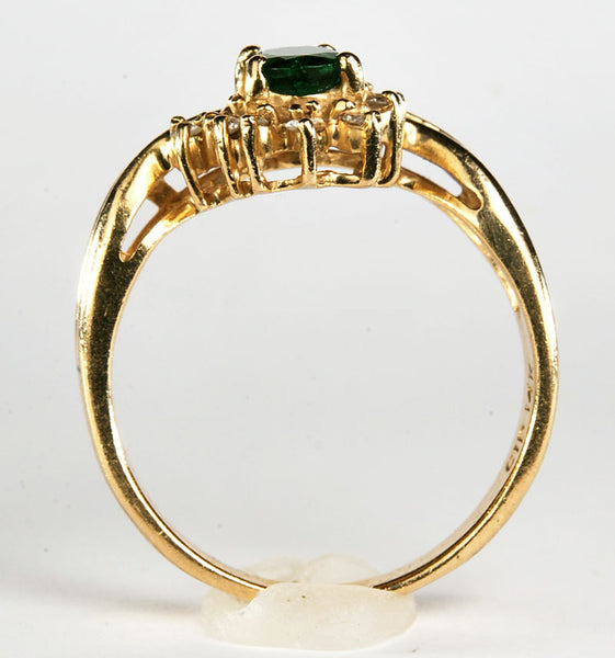 Emerald Ring in 14 Karat Yellow Gold