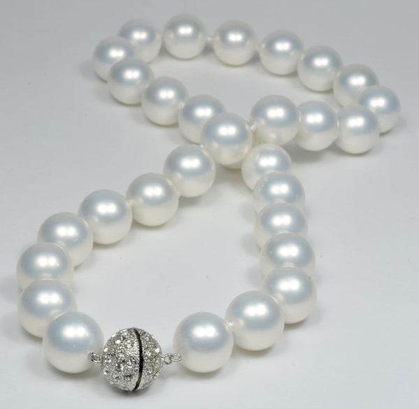 Freshwater White Pearl Necklace, 14mm