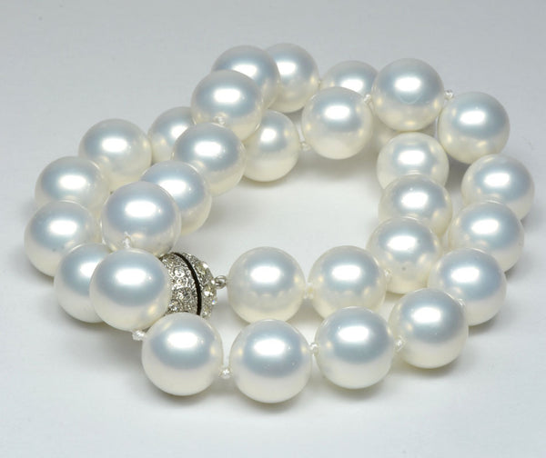 Freshwater White Pearl Necklace, 14mm