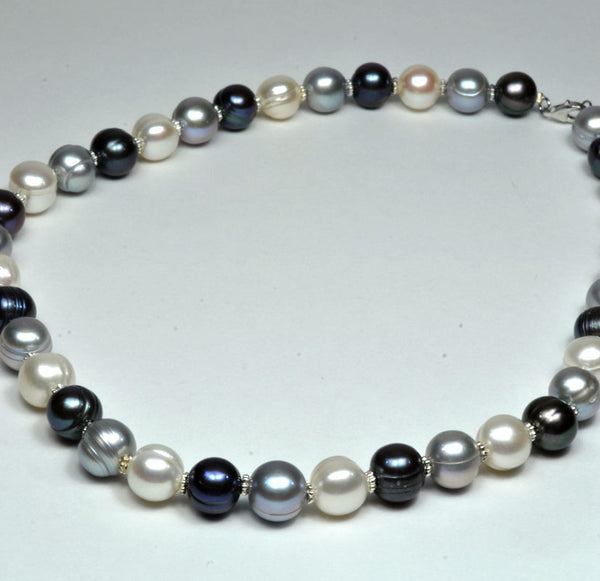 Freshwater Three-Color Pearl Necklace, 18'