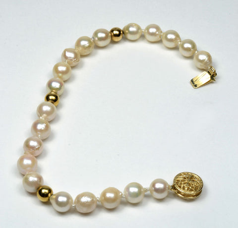Freshwater White Pearl Bracelet